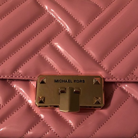 Micheal KORS Pink Patent Leather Crossbody - Picture 3 of 6